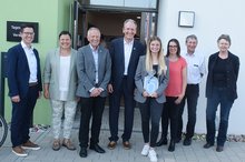 Jonas Fahsel, Yvonne Jelinek, Martin Adel, Dr. Ralf Göck, Karin Maidhof, Melanie Börnig, Richard Lallathin und Silke Ssymank (von links) freuten sich über das gelungene „Willkommensfest“.