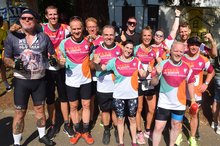 Starke Leistungen beim Eberbach Triathlon: Die 12 Sportlerinnen und Sportler der inklusiven Staffeln der Johannes-Diakonie.