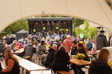 Der Neustart des Erntedank- und Herbstfestes der Johannes-Diakonie in Schwarzach kam bei den Besucherinnen und Besuchern gut an.